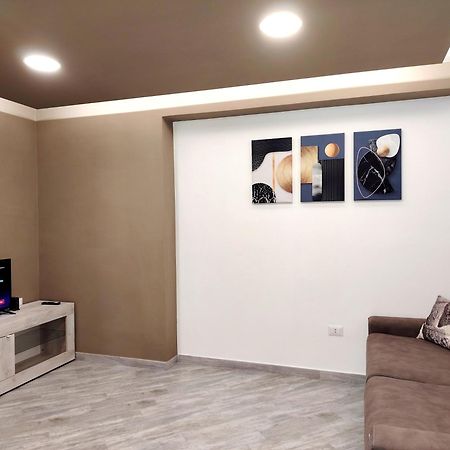 Suite Guesthouse A Pochi Passi Dal Mare 사사리 외부 사진