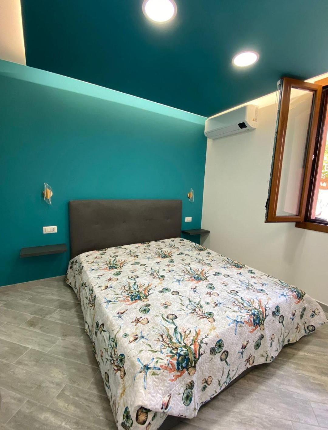 Suite Guesthouse A Pochi Passi Dal Mare 사사리 외부 사진