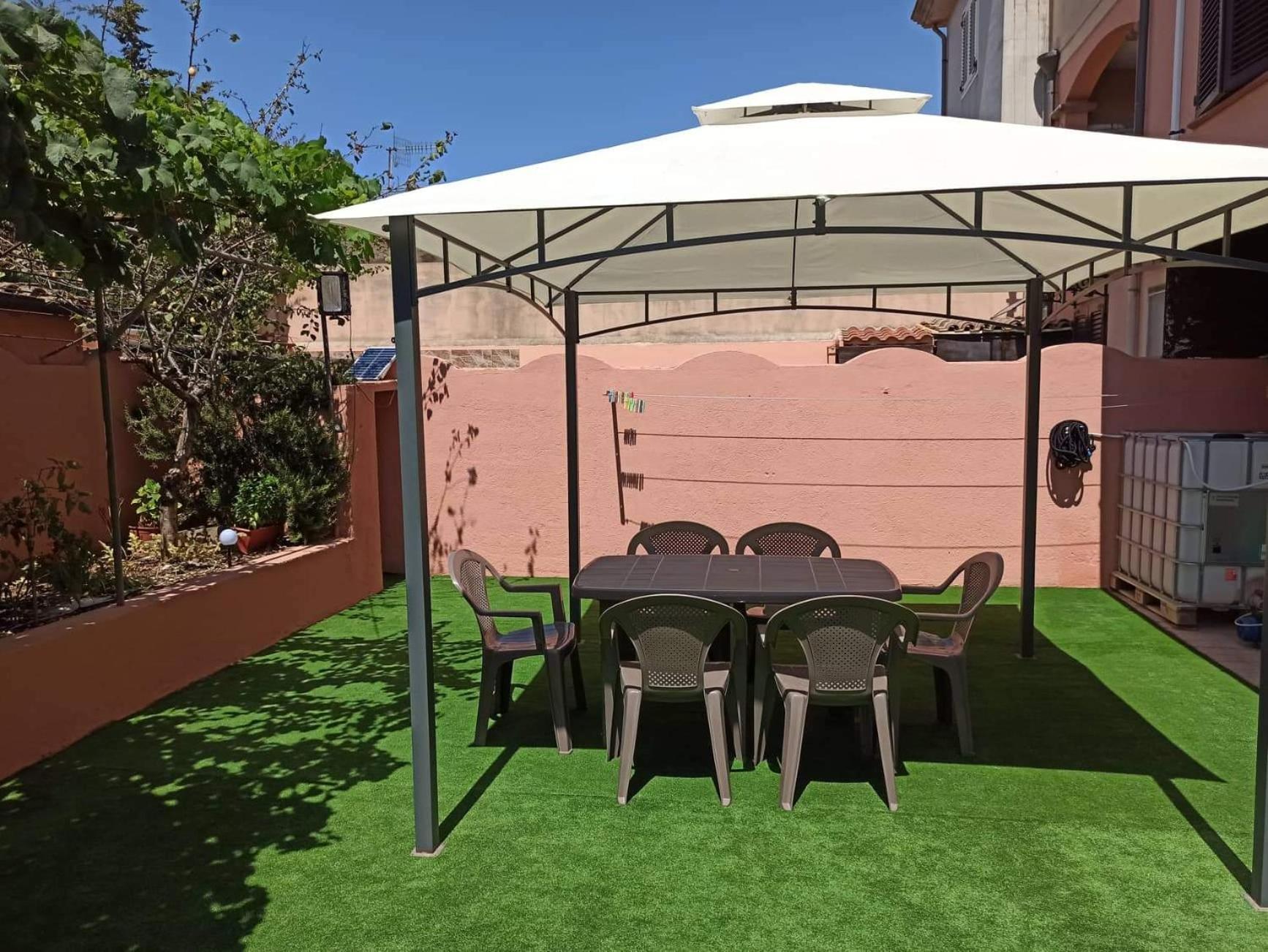 Suite Guesthouse A Pochi Passi Dal Mare 사사리 외부 사진
