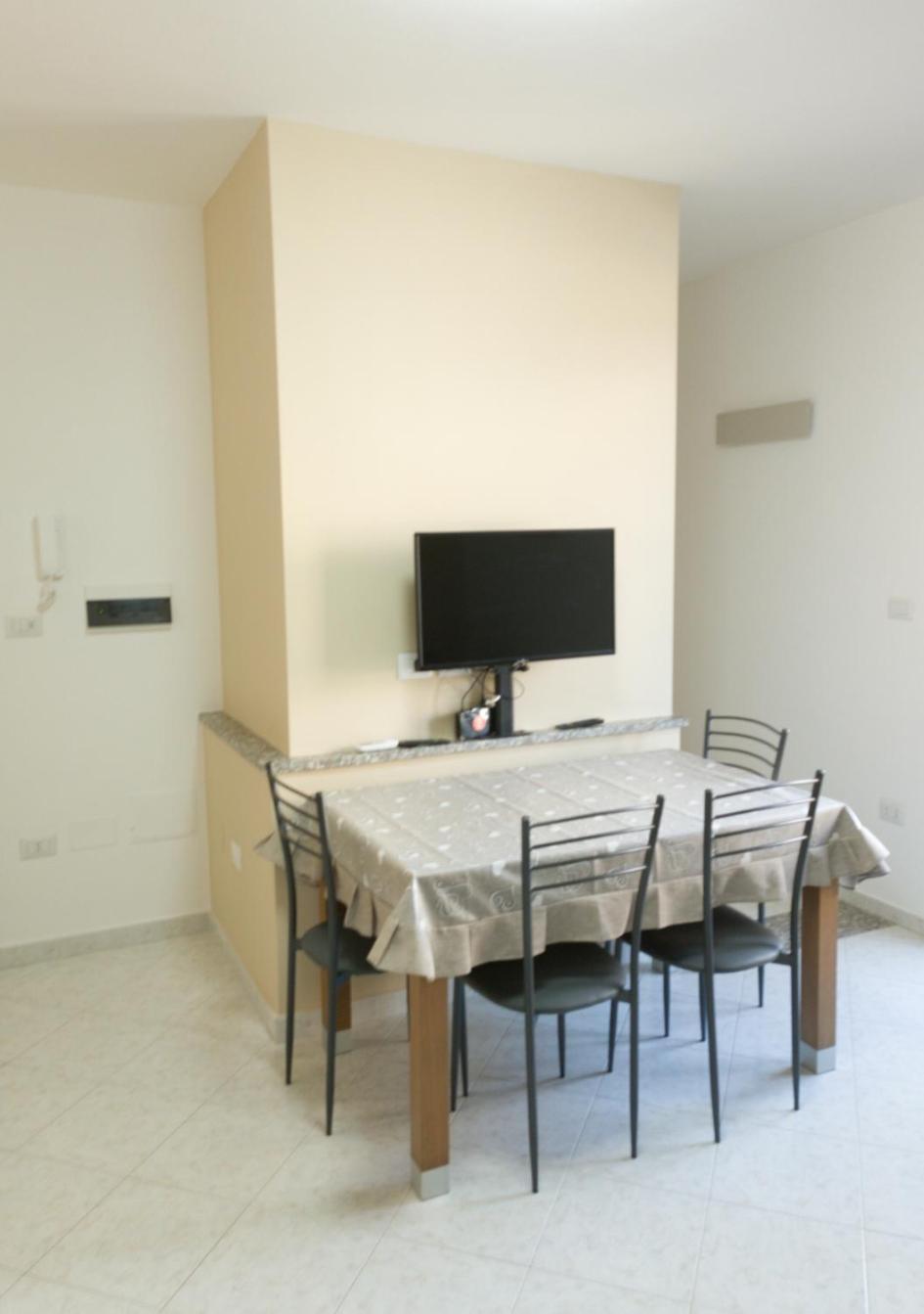 Suite Guesthouse A Pochi Passi Dal Mare 사사리 외부 사진
