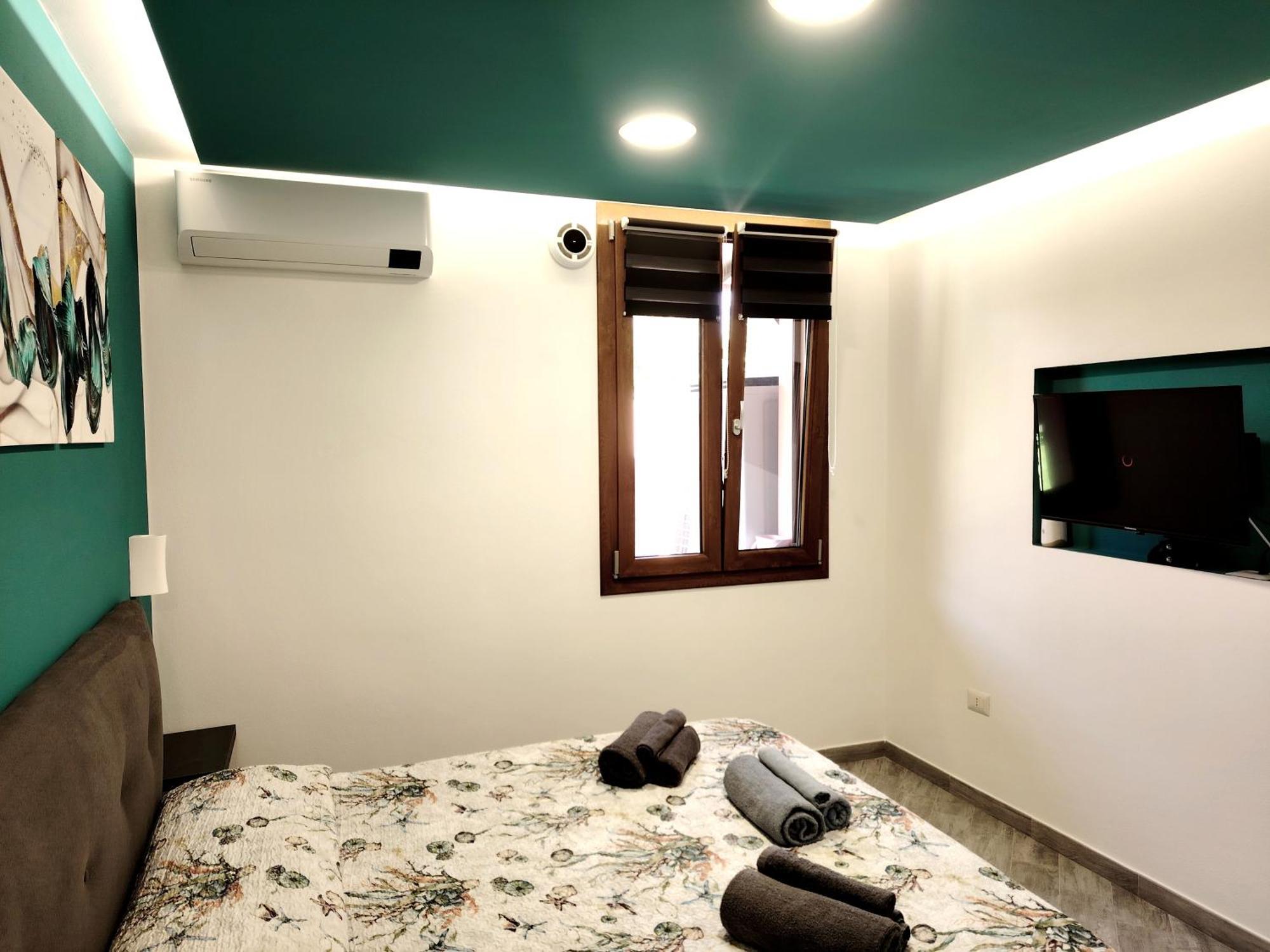 Suite Guesthouse A Pochi Passi Dal Mare 사사리 외부 사진