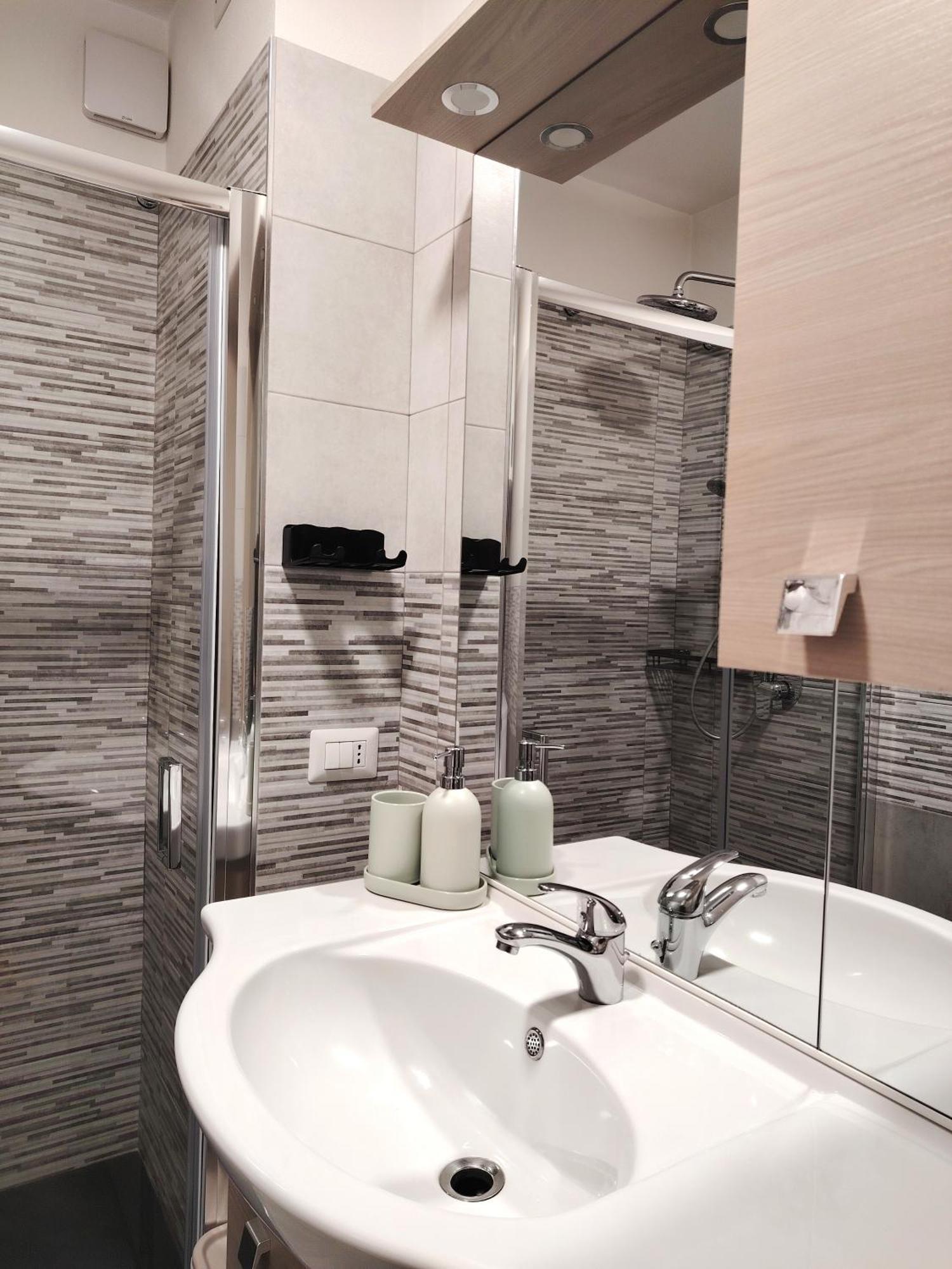 Suite Guesthouse A Pochi Passi Dal Mare 사사리 외부 사진